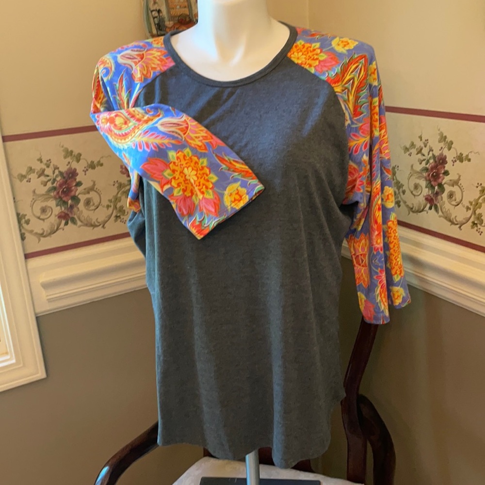 LuLaRoe baseball top in EUC, paisley sleeves